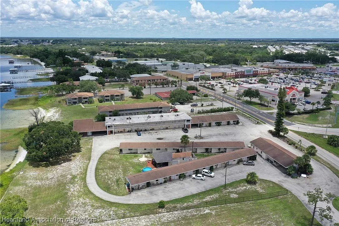 1 bed, 1.0 bath, 600 sqft, $800 — Photo 1
