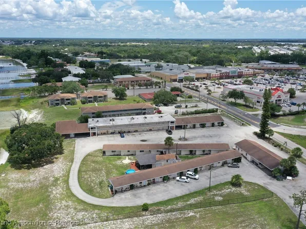 1001 Lakeview Dr, Sebring, FL 33870