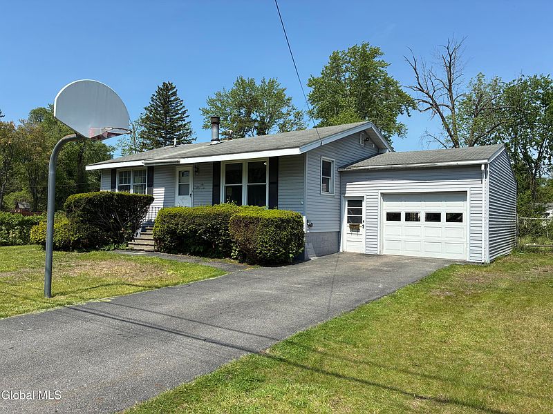 3rd image of 419 Clayton Road