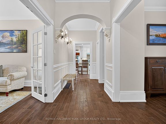 5th image of 150 Lorne Ave