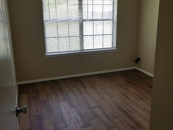 4th image of 16048 Echo Glen Dr