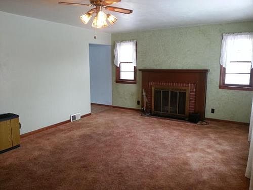 4th image of 3012 Summerdale Ave
