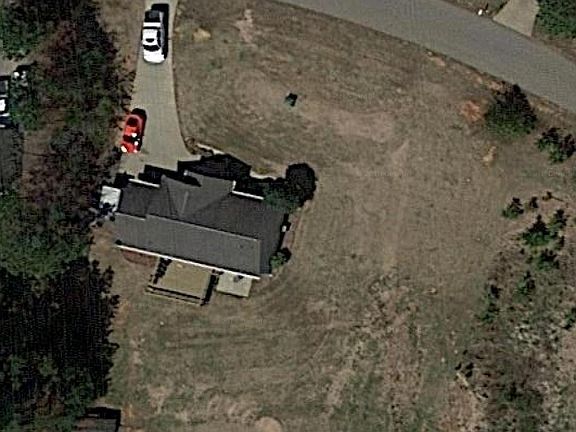 Large property, quiet neighborhood