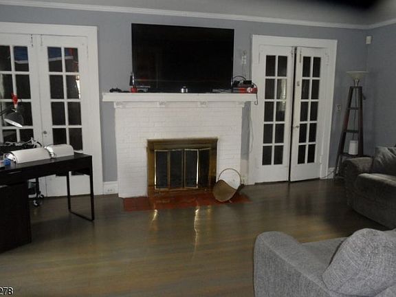 4th image of 17 Lafayette Ave
