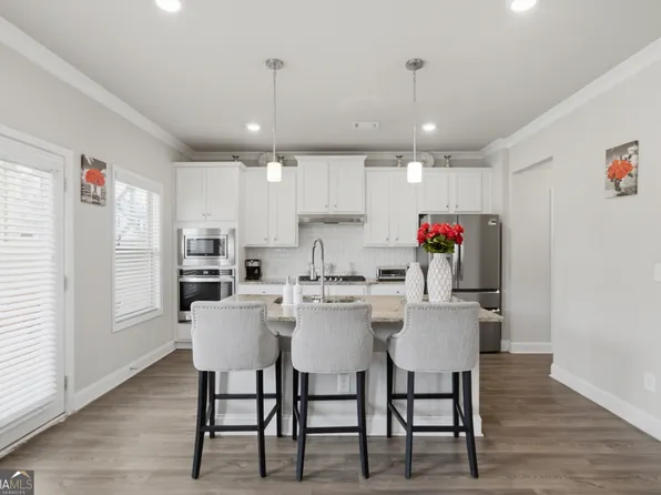 114 Henson Farm Dr, Loganville, GA 30052