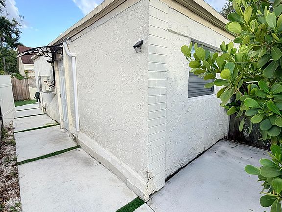 2nd image of 211 NW 43rd Ave #211B