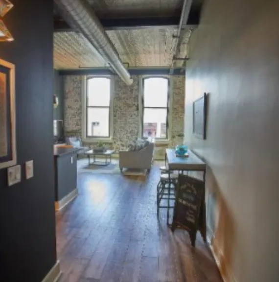 321 S Salina St #301 — Photo 3