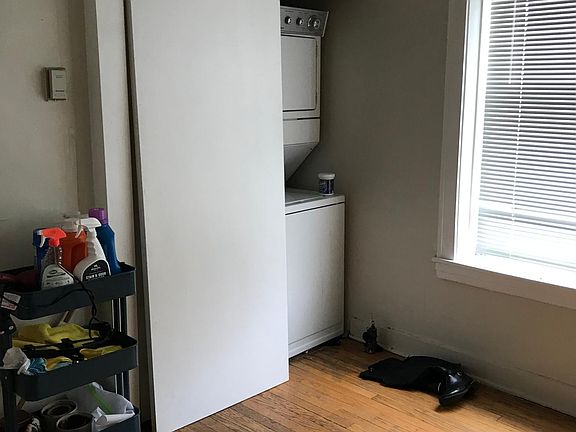 4th image of 852 W Agatite Ave APT 3