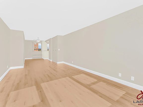 5th image of 5700 Arlington Ave APT 22T