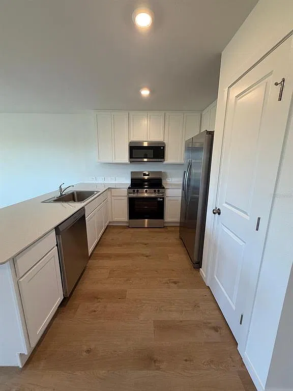 4 bed, 2.0 bath, 1737 sqft, $2,200 — Photo 4