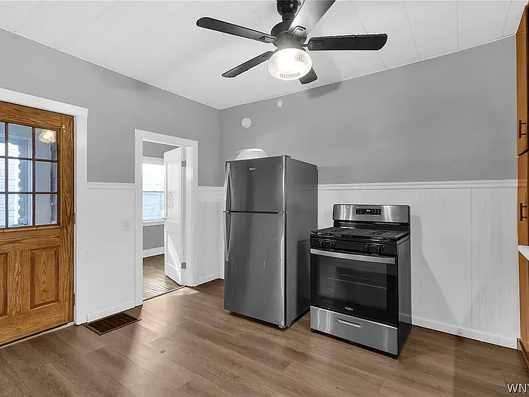 27 Como Ave #1 — Photo 4