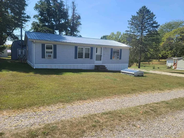 26598 Tri County Fairground Rd — Photo 2