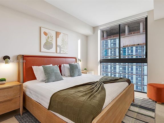 5th image of 11 NE 6th St Unit 2401