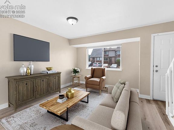2nd image of 5561 Dunbar Ct