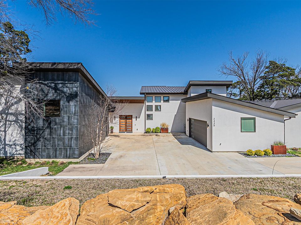 1st image of 2435 Hardwick Ln