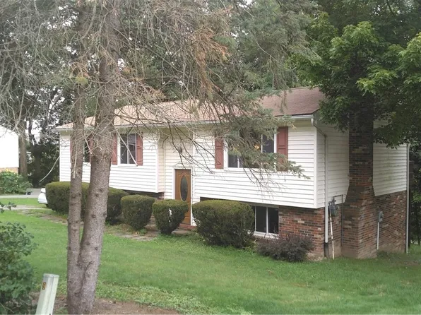 128 Blackshire Rd, Butler, PA 16001