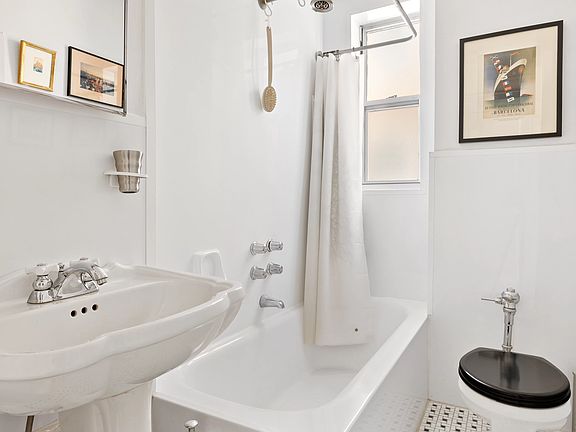 5th image of 345 W 55th St APT 3E