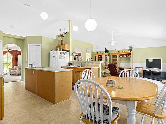 5th image of 5 Pinell Ln