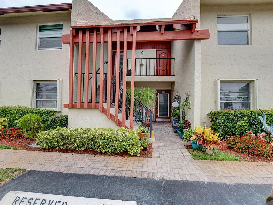 Home For Sale In Villages Of Oriole