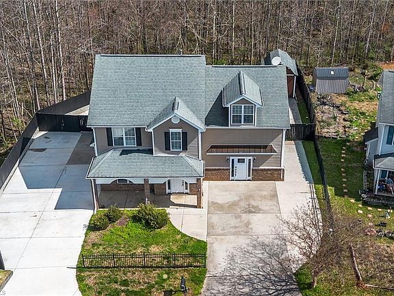 3rd image of 5663 Fairway Forest Dr