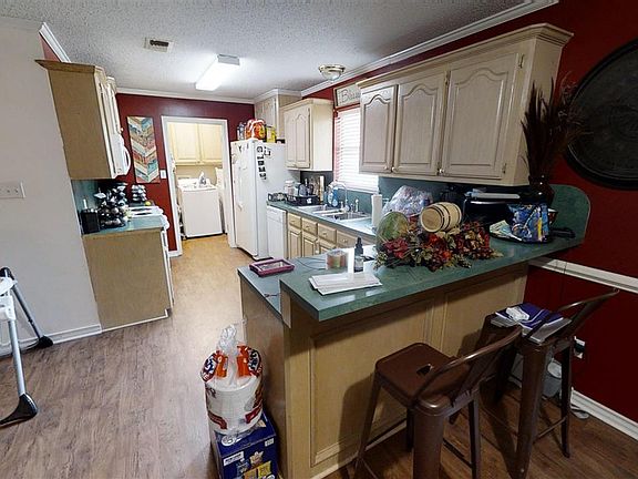 5th image of 6703 Chaparral St