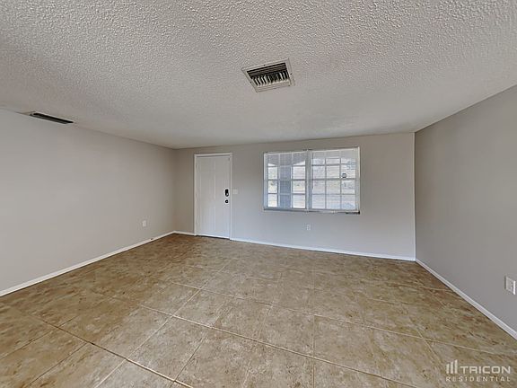 3rd image of 4920 Silk Oak Dr