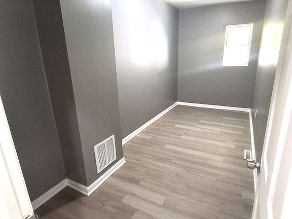 3rd image of 543 E 14th St #1