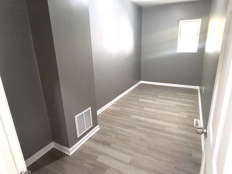 543 E 14th St #1 — Photo 3