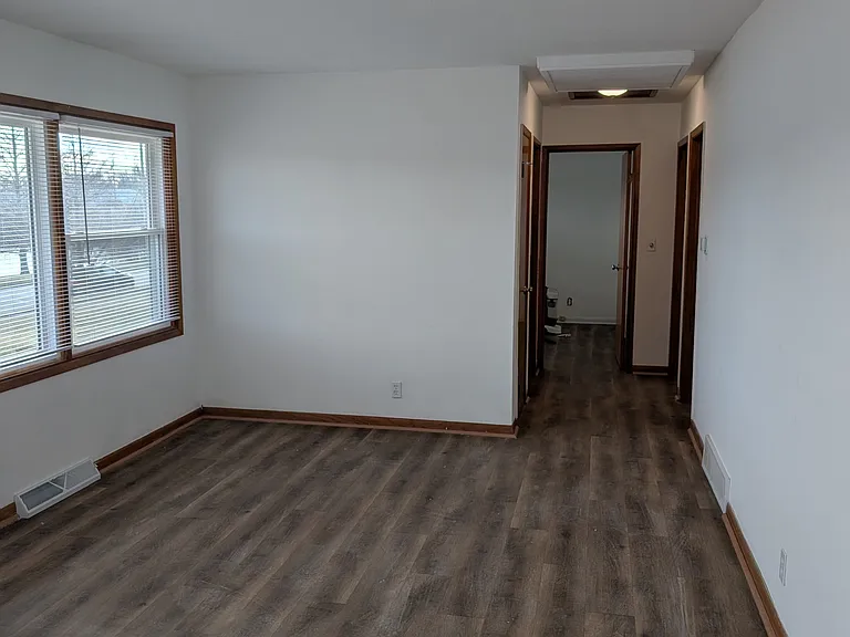 2101 N Ravine Pkwy — Photo 4