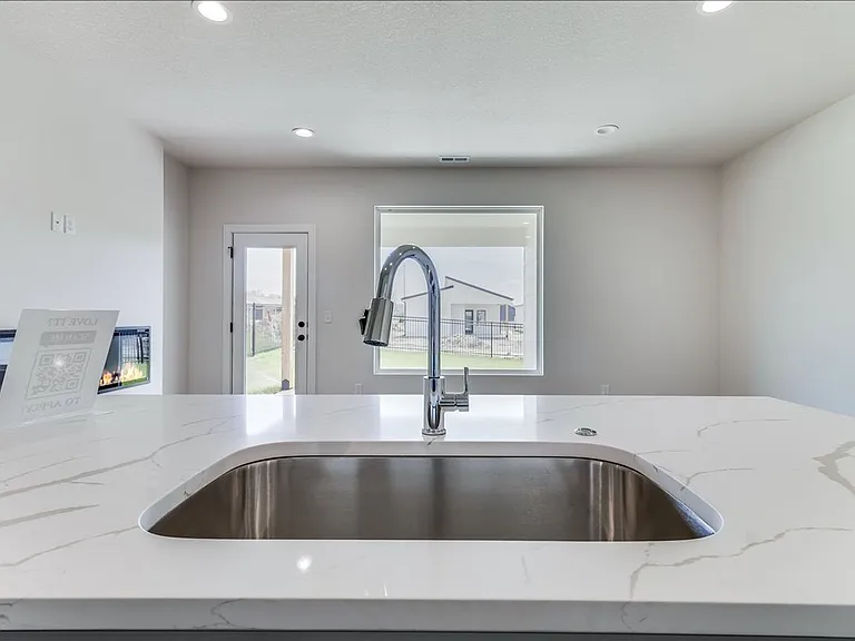 5069 N Vassar St — Photo 7