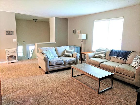 5th image of 812 Grindle Dr SE