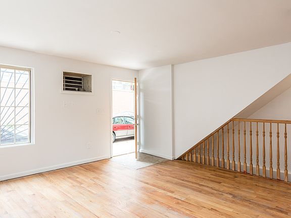 4th image of 98 Jefferson St #9