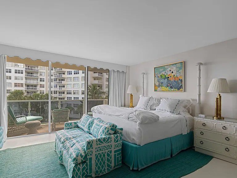 2800 N Flagler Dr #404 — Photo 31
