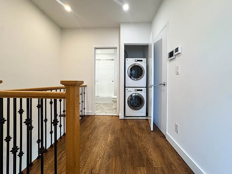 689 Leonard St #3R — Photo 16