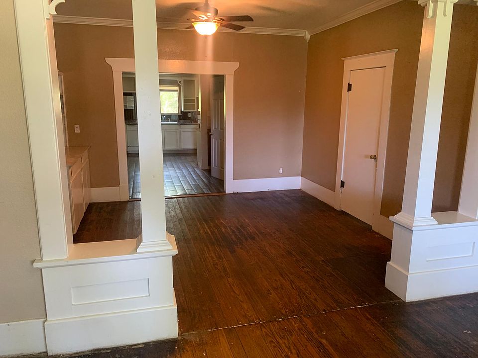 2nd image of 212 W Alabama Ave