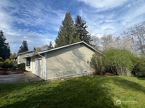 3rd image of 2111 Ponderosa Drive SE