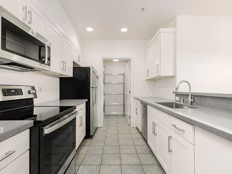 18 Dravus St #102 — Photo 3