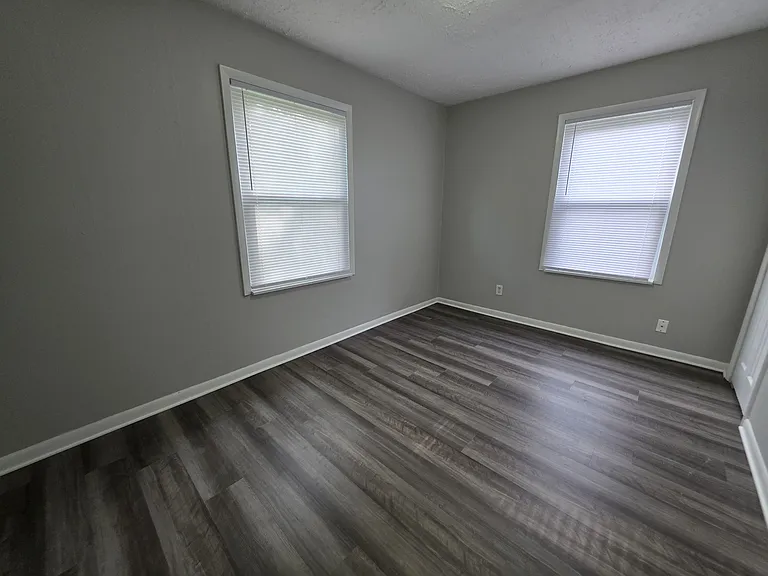 3028 Woodland Ave — Photo 5