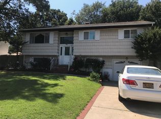 22 Bea Ave, Ronkonkoma, NY 11779