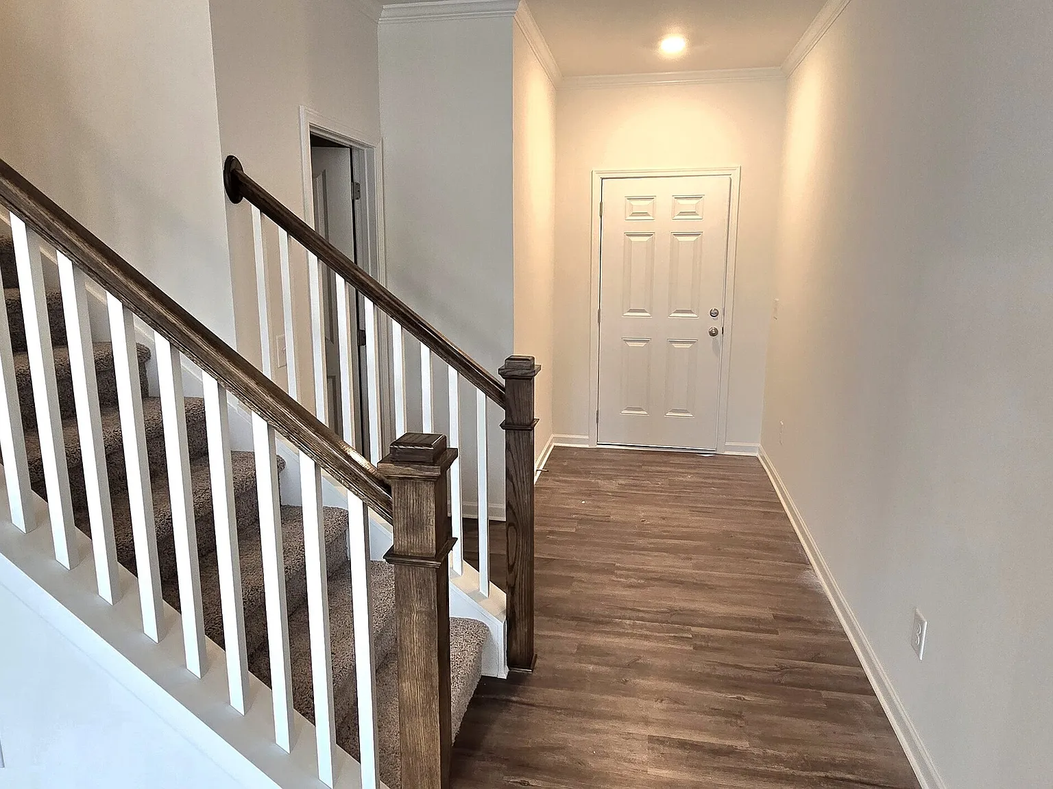 3 bed, 2.5 bath, 1804 sqft, $2,400 — Photo 3