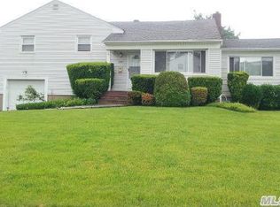 2721 Hyacinth St, Westbury, NY 11590