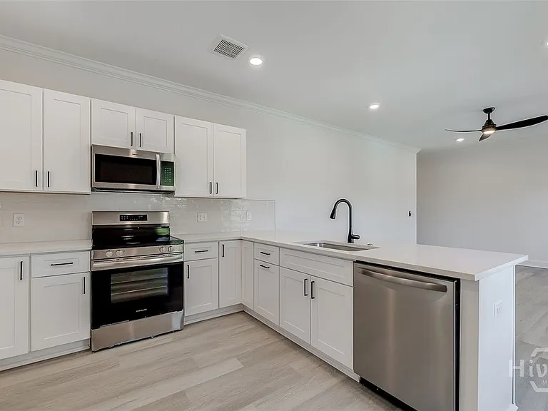 1615 Le Grand St — Photo 11