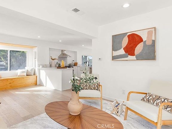 2nd image of 503 Oleander Dr