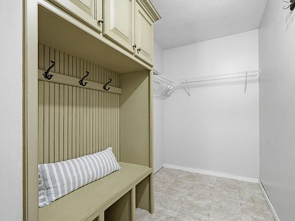 5th image of 16570 Galaxie Way