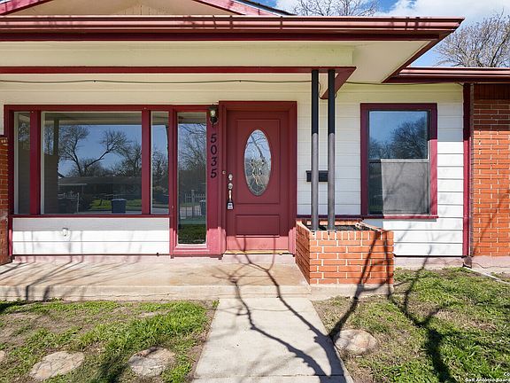 3rd image of 5035 CREEKMOOR DR