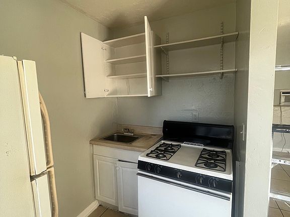 5th image of 5427 15th St E