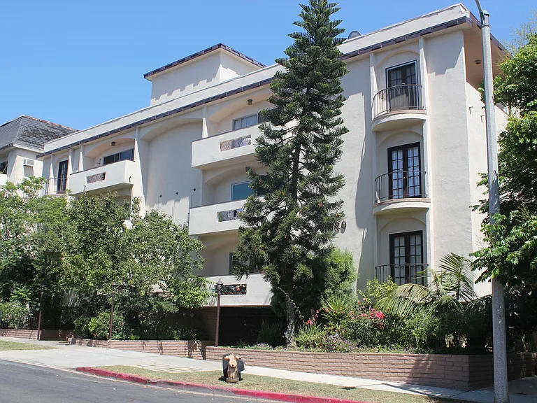 11820 Mayfield Ave #208 — Photo 19