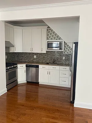 Rented by Hudson Exclusive Inc | media 36