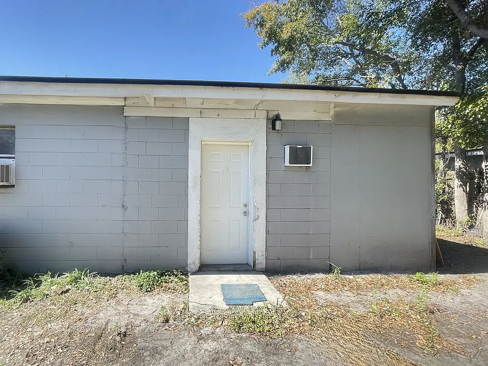 10603 Briarcliff Rd E