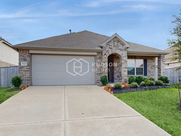 5120 Twin Summit Dr, Rosenberg, TX 77469